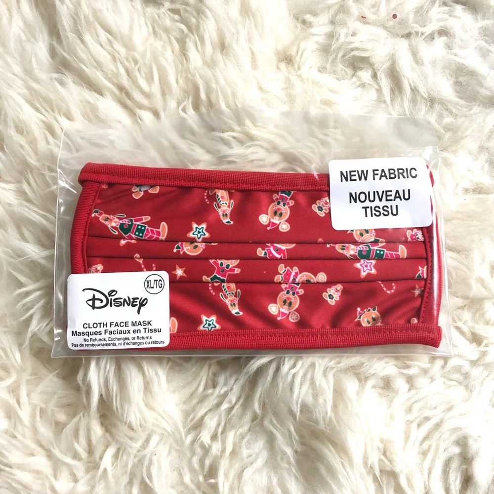 NWT Disney Mickey and Friends Holiday Face Mask